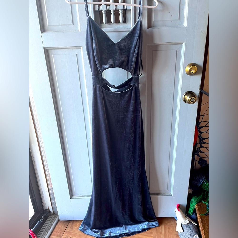 Windsor navy blue prom dress